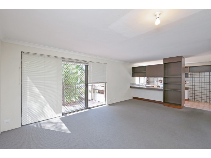 2/71 Fairway, Crawley WA 6009