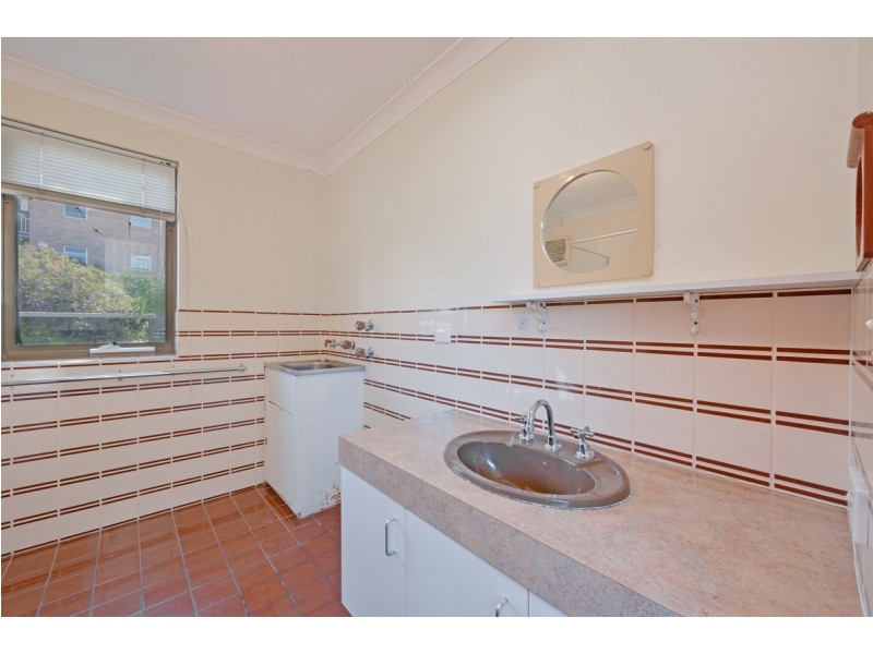 2/71 Fairway, Crawley WA 6009