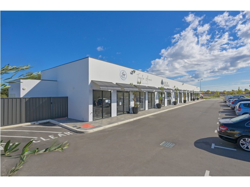 7 Jewel Way, Banksia Grove WA 6031