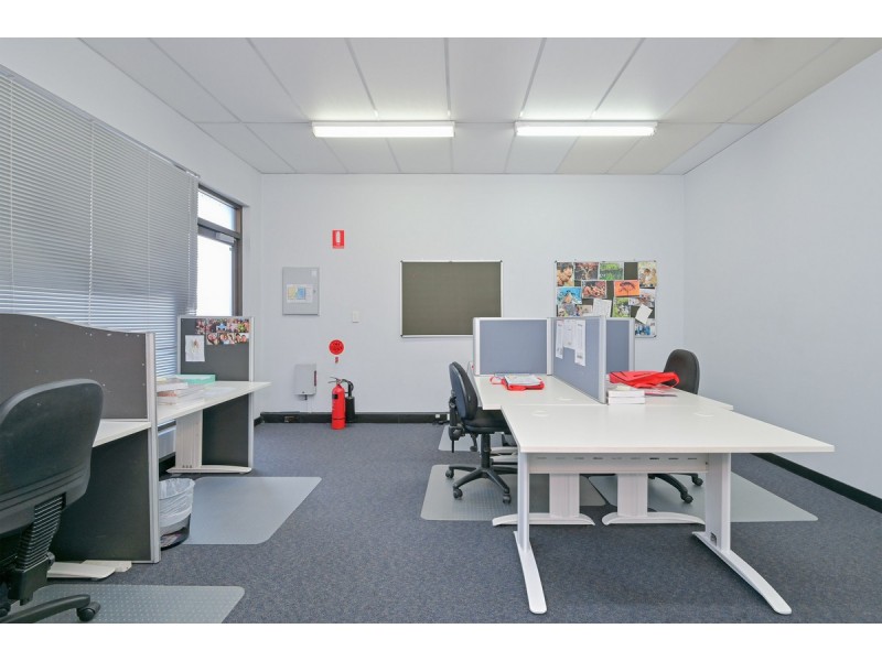 4 & 5/1 – 13 Hamilton Street, Cannington WA 6107