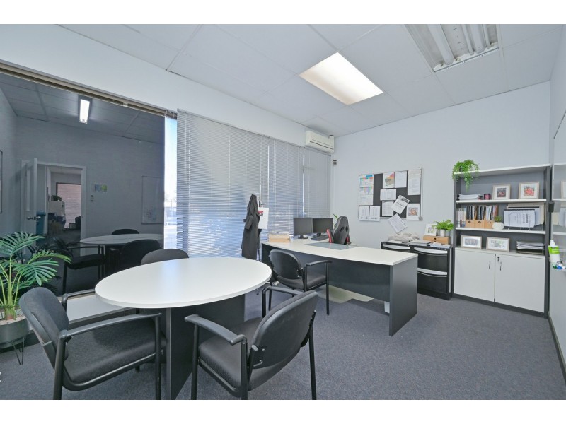 4 & 5/1 – 13 Hamilton Street, Cannington WA 6107