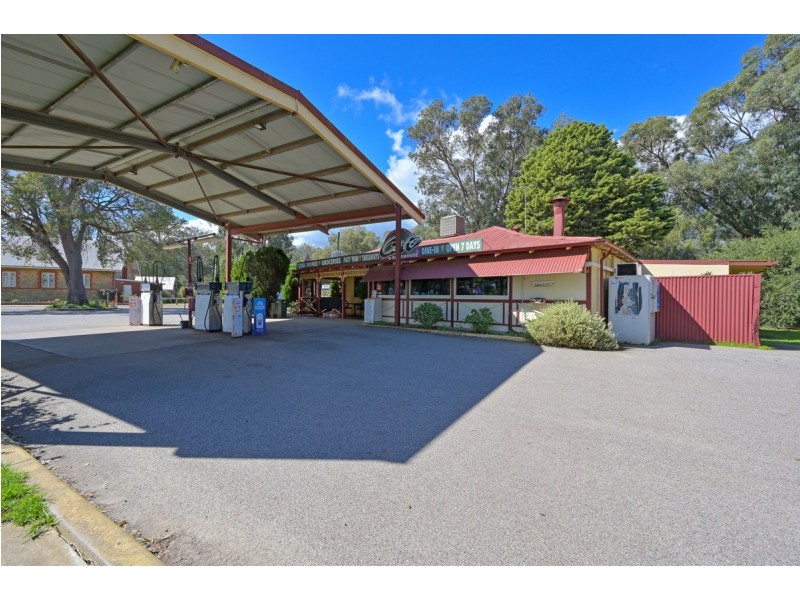 2 Falls Road, Serpentine WA 6125