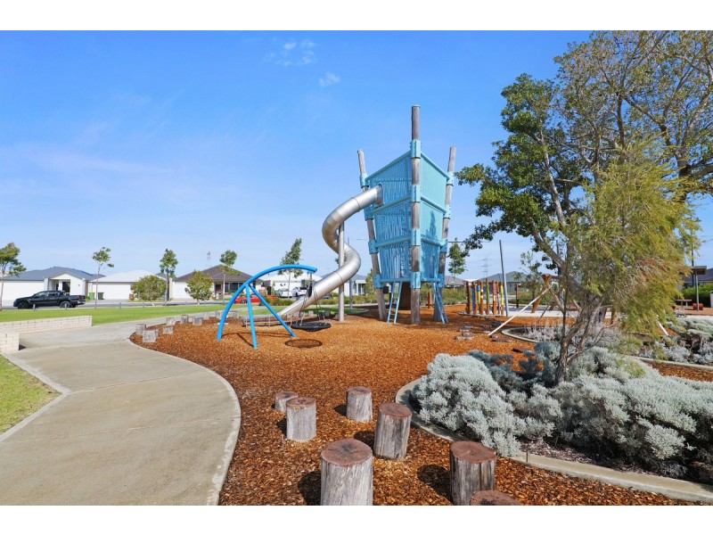 713 Warton Road, Piara Waters WA 6112