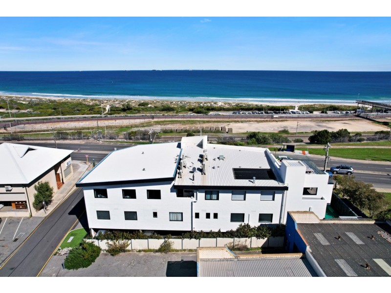 1/124 Stirling Highway, North Fremantle WA 6159