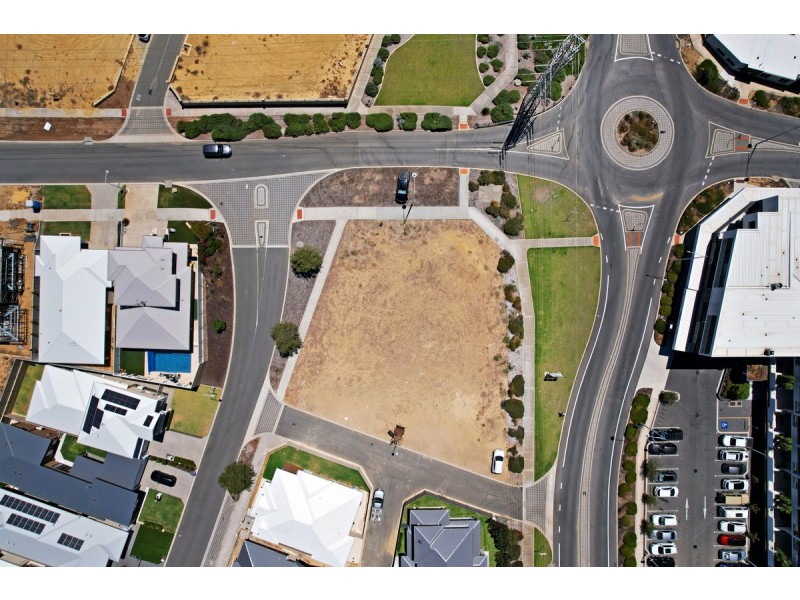 47 Entrance Road, Coogee WA 6166