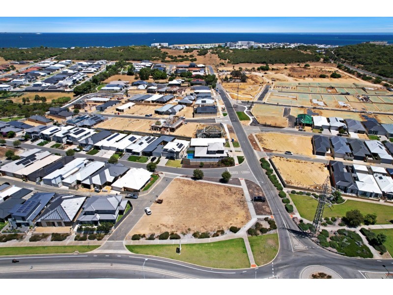 47 Entrance Road, Coogee WA 6166