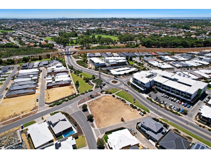 47 Entrance Road, Coogee WA 6166