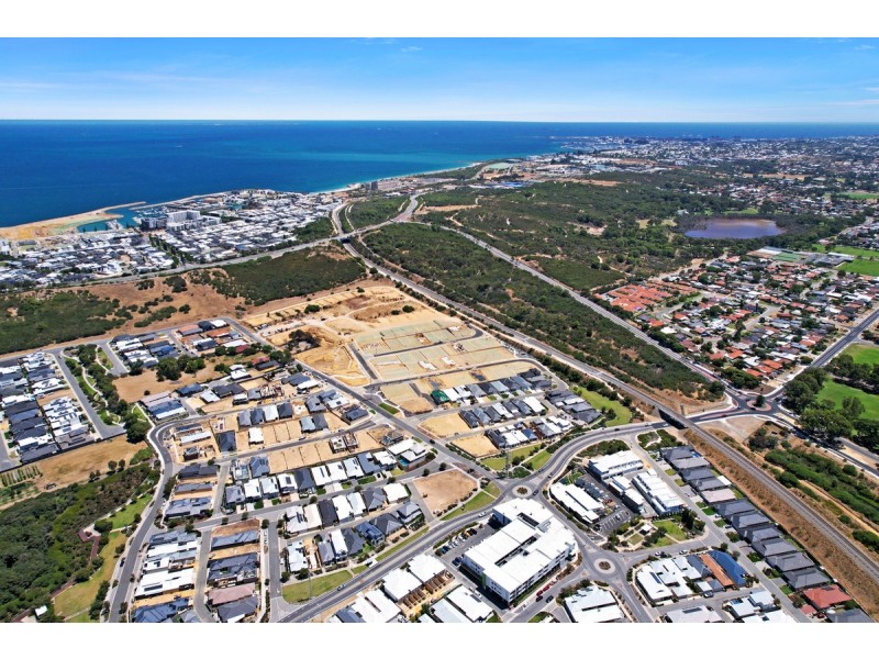 47 Entrance Road, Coogee WA 6166