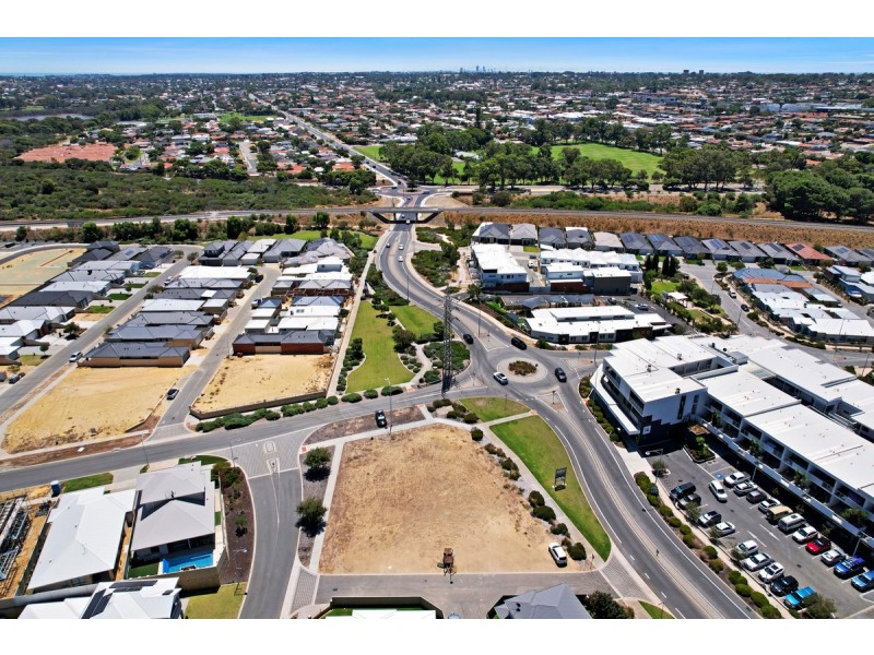 47 Entrance Road, Coogee WA 6166