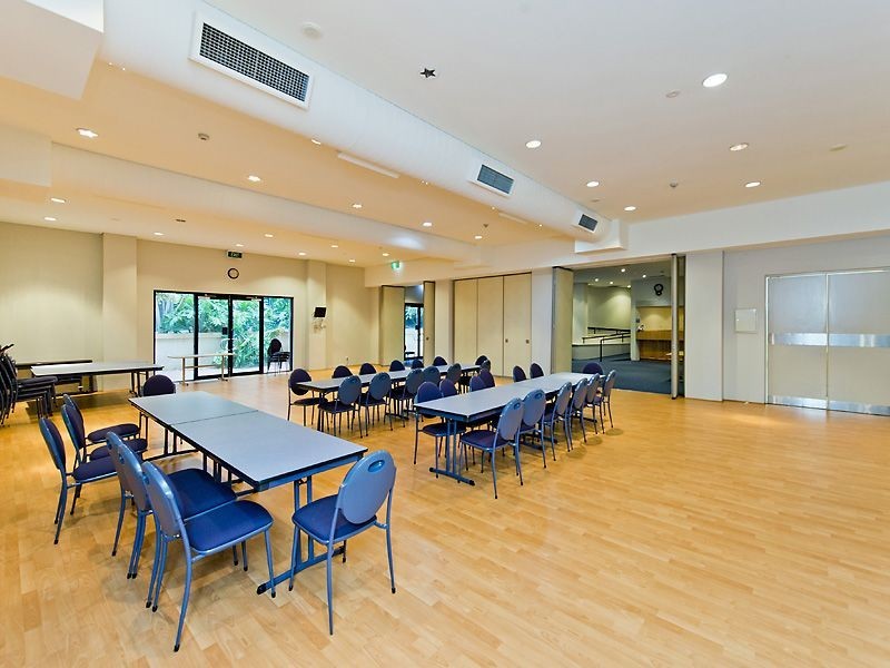 2/9 The Avenue, Midland WA 6056