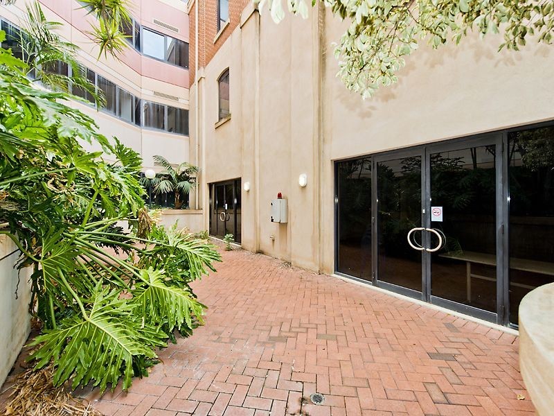 2/9 The Avenue, Midland WA 6056