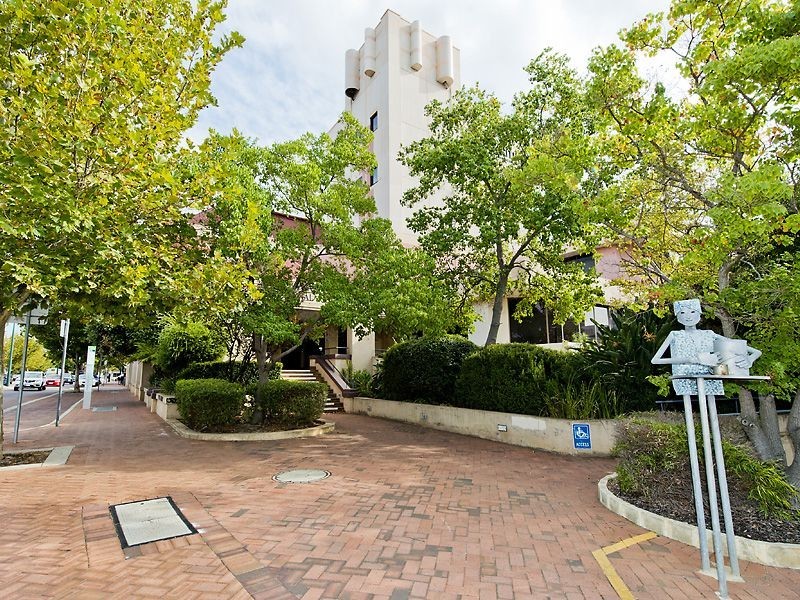 2/9 The Avenue, Midland WA 6056