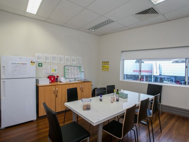 102 Stirling Highway, Nedlands WA 6009