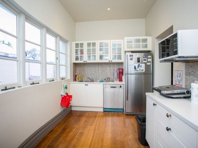 102 Stirling Highway, Nedlands WA 6009