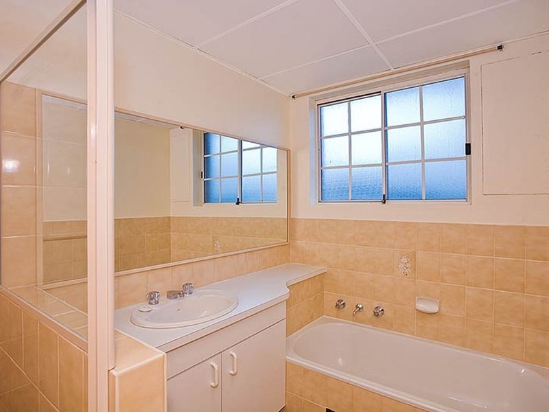 7/30 Hampton Court Road, Carlton NSW 2218