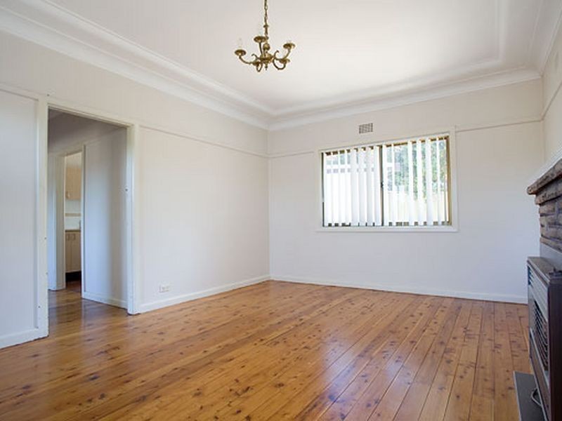 11 Vaughan St, Blakehurst NSW 2221