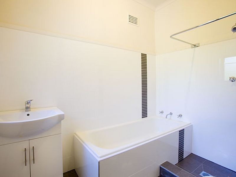 11 Vaughan St, Blakehurst NSW 2221