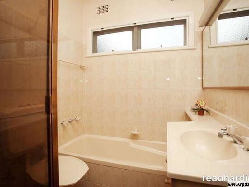 20 Park Street, Peakhurst NSW 2210