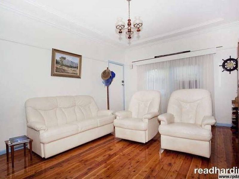 20 Park Street, Peakhurst NSW 2210