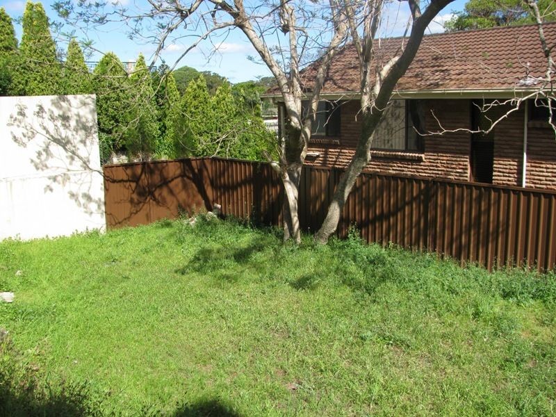 18 Queens Rd, Connells Point NSW 2221