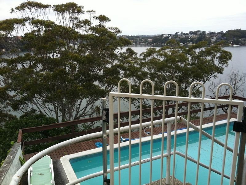 24 Pleasant Way, Blakehurst NSW 2221