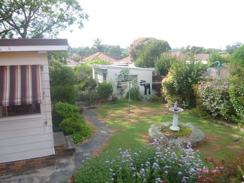 11 Warraroong Street, Beverly Hills NSW 2209