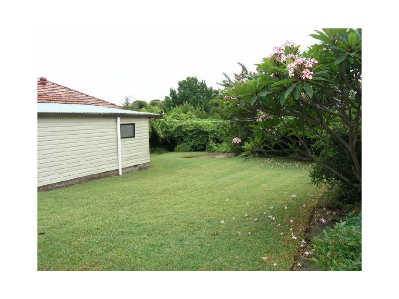 28 Caloola Crescent, Beverly Hills NSW 2209