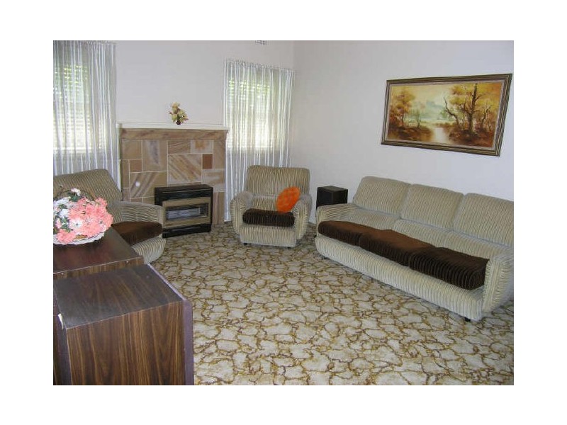 39 Bonds Road, Peakhurst NSW 2210