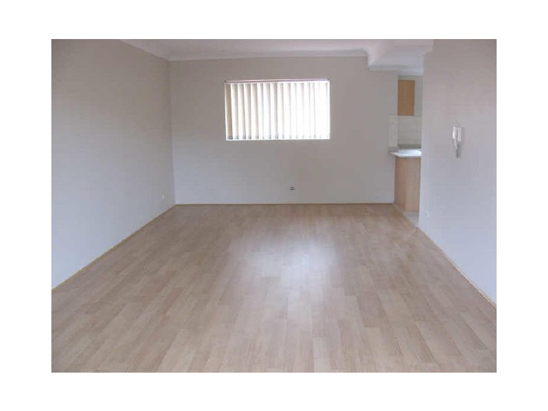 4/90 Gloucester Road, Hurstville NSW 2220