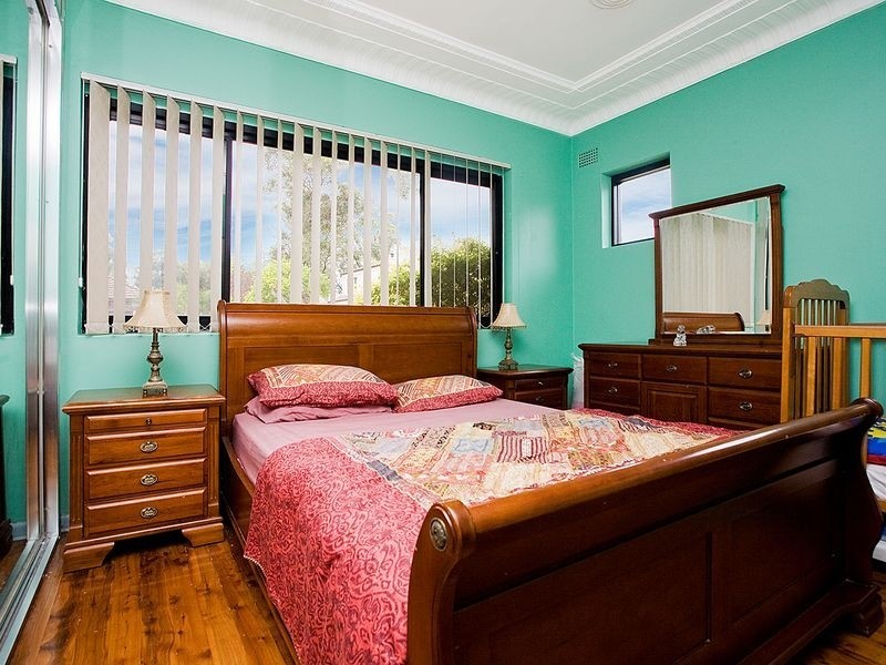 60 Tallawalla Street, Beverly Hills NSW 2209