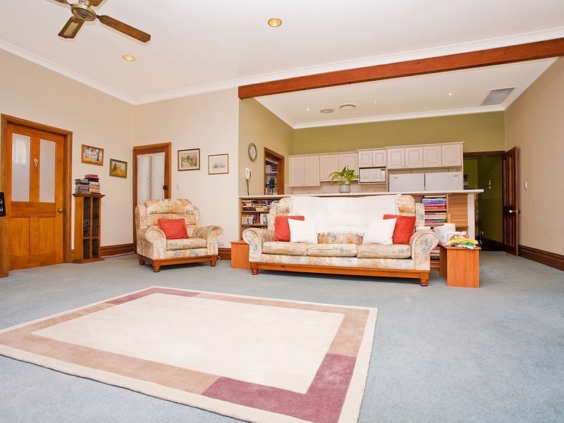 2 Faye Avenue, Blakehurst NSW 2221