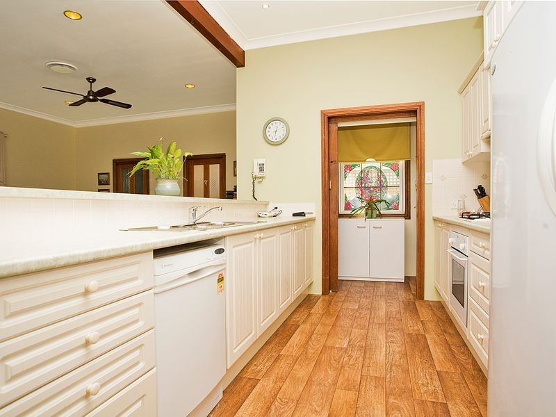 2 Faye Avenue, Blakehurst NSW 2221