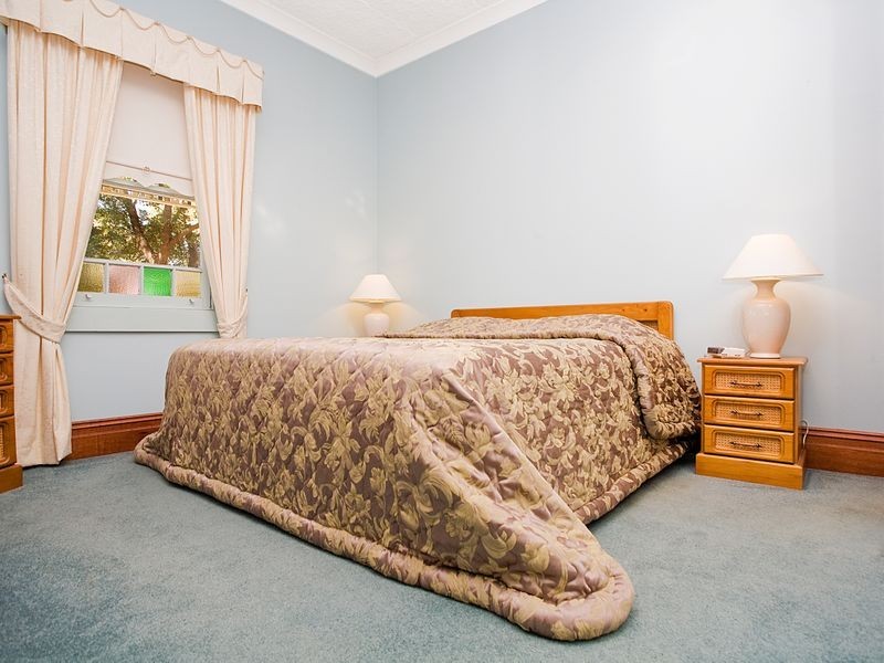 2 Faye Avenue, Blakehurst NSW 2221