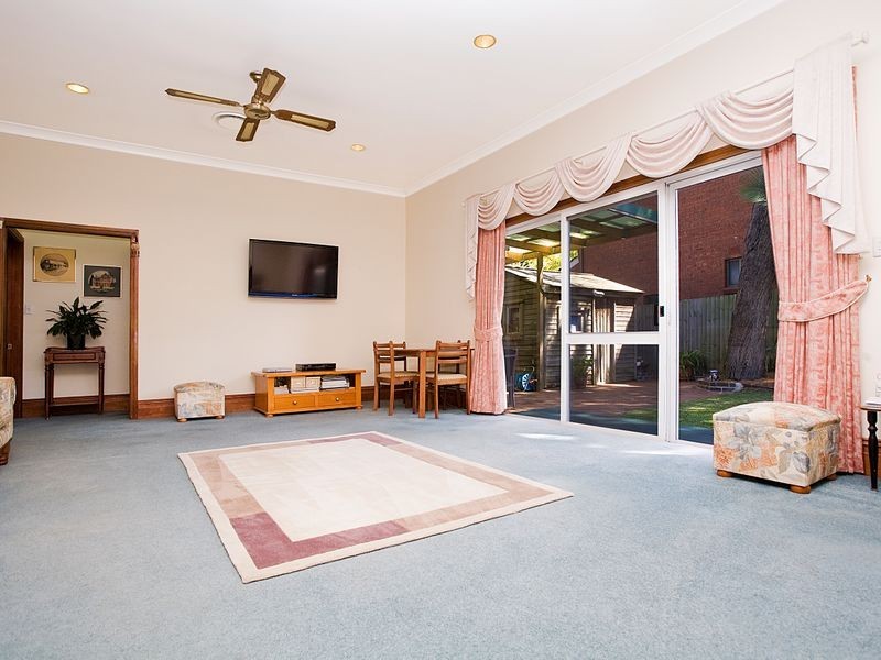 2 Faye Avenue, Blakehurst NSW 2221