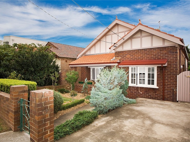 98 Carrington Avenue, Hurstville NSW 2220