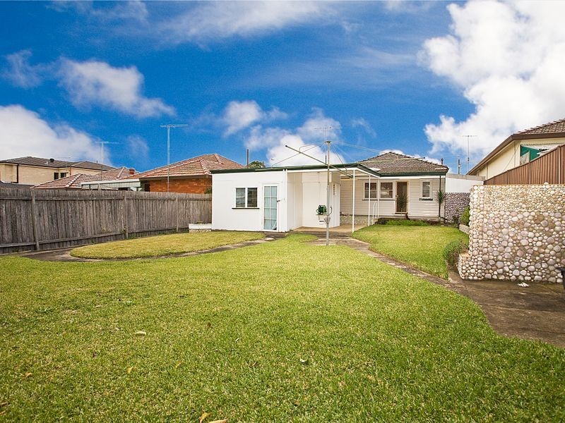 114 Hillcrest Avenue, Hurstville Grove NSW 2220