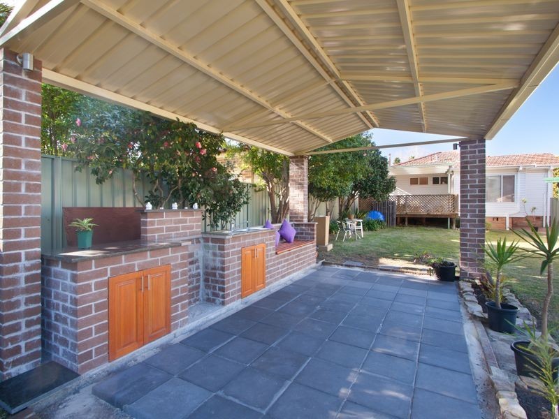 11A Heath Road, Blakehurst NSW 2221