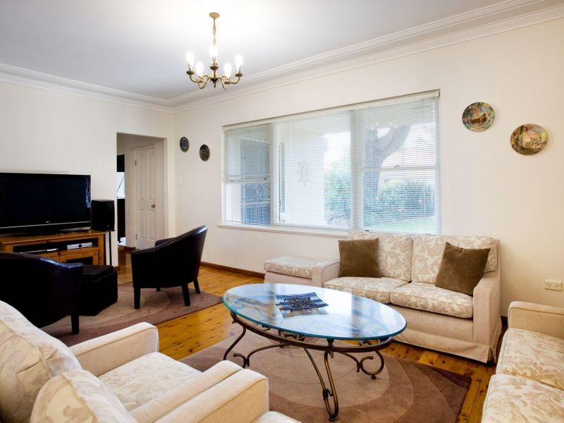 1 Faye Avenue, Blakehurst NSW 2221