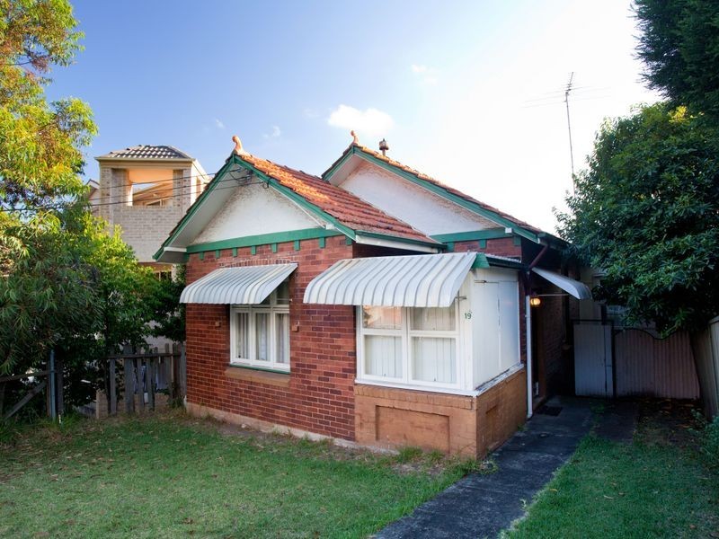 19 West Street, Hurstville NSW 2220