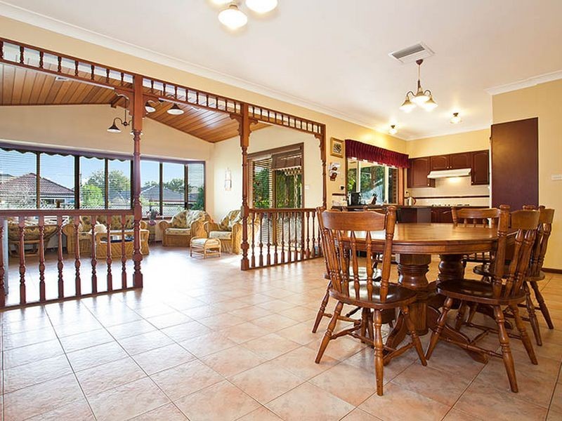 207 Carrington Ave, Hurstville NSW 2220