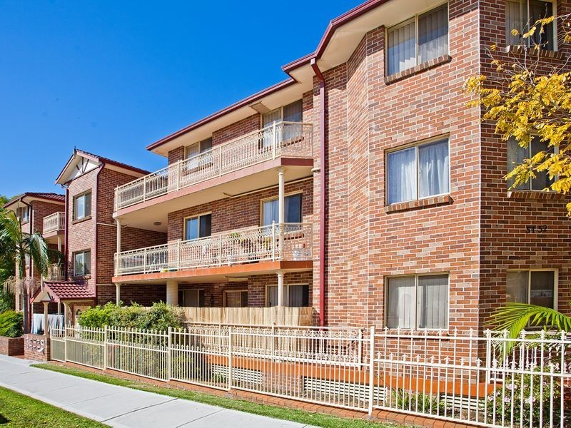 4/52 Carrington Ave, Hurstville NSW 2220