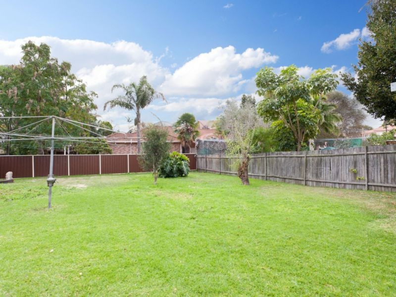 52 Queens Rd, Hurstville NSW 2220
