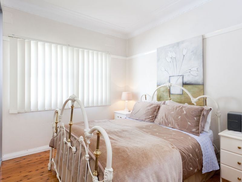 66 Barnards Avenue, Hurstville NSW 2220