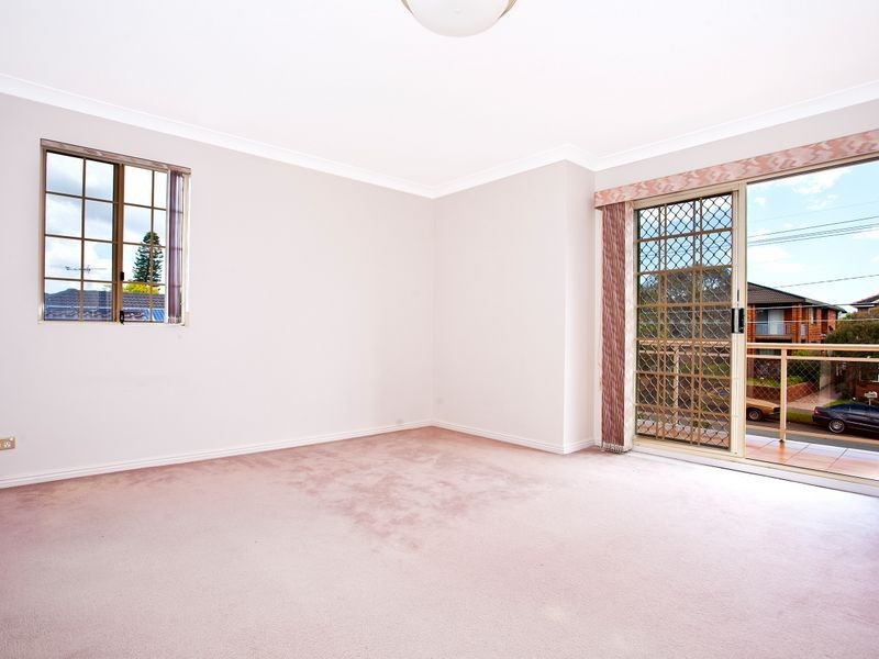 16 Hampton Street, Hurstville Grove NSW 2220