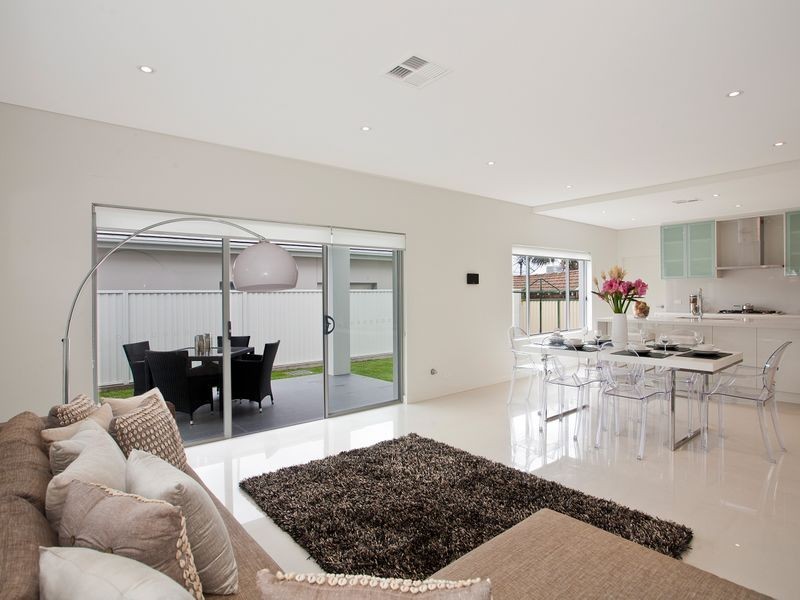 42 Smiths Avenue, Hurstville NSW 2220