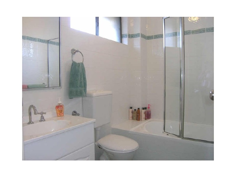 8 Carnarvon Street, Carlton NSW 2218