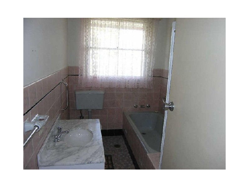 2A Woodlands Avenue, Lugarno NSW 2210