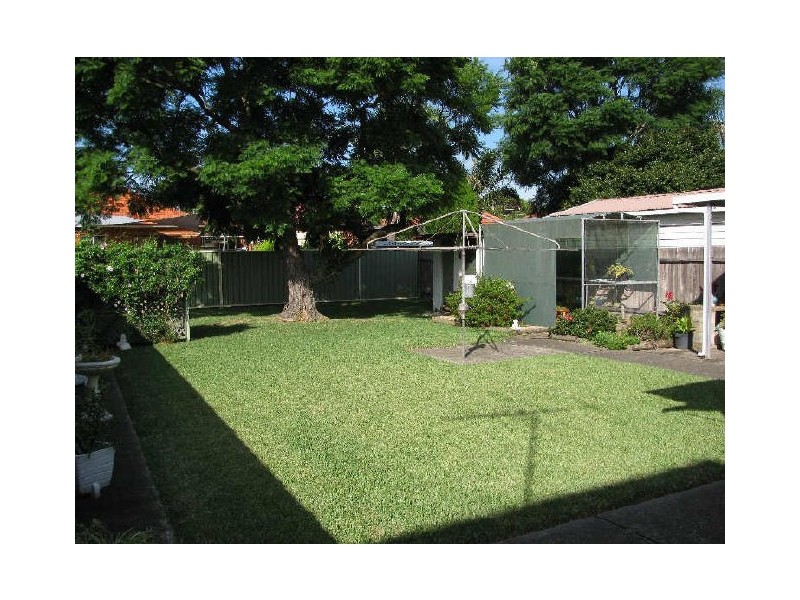 288 Gloucester Road, Beverly Hills NSW 2209