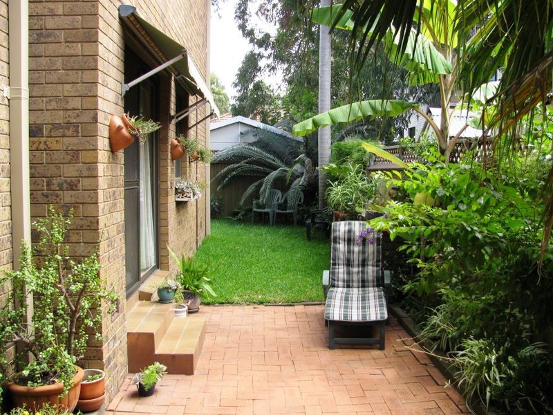 35 Nielsen Avenue, Carlton NSW 2218