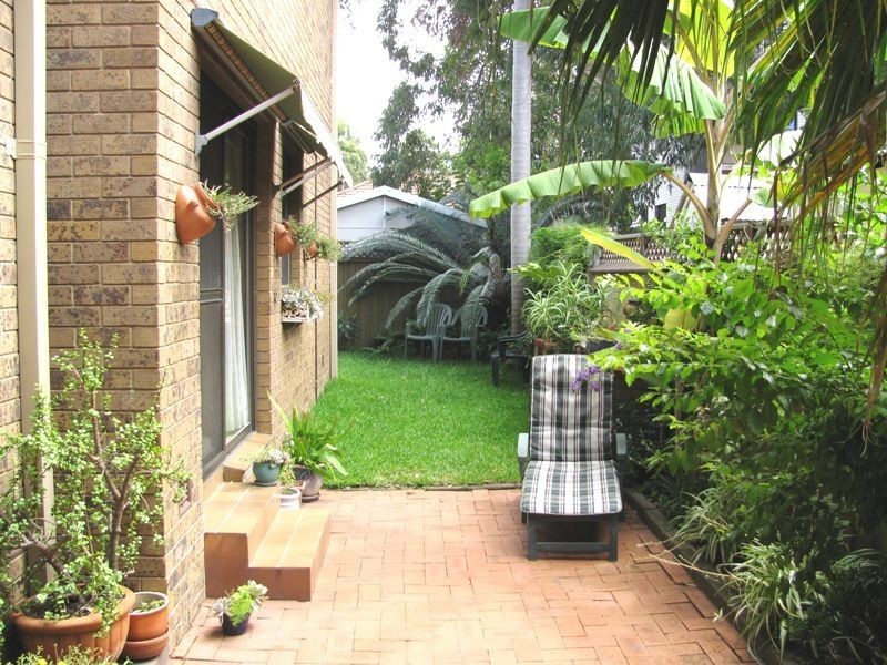 35 Nielsen Avenue, Carlton NSW 2218